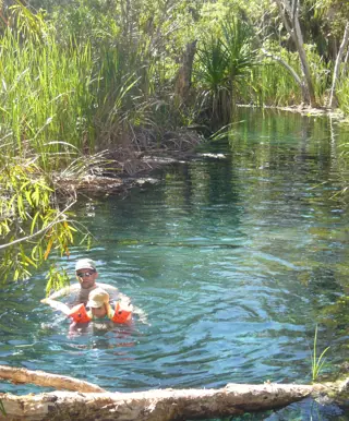 Erfrische dich in Mataranka